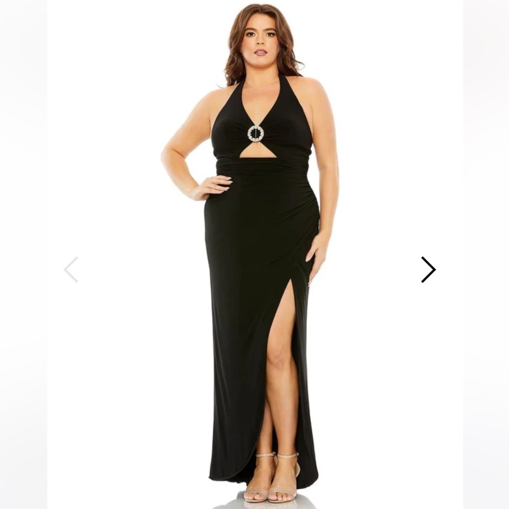 New Mac Duggal Elegant Black Halter Maxi Dress